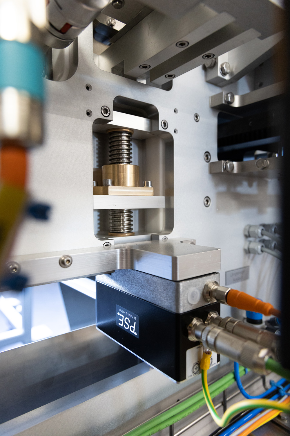 Automatische Formatverstellung der Quersiegelstation mit dem Positioniersystem PSE von halstrup-walcher